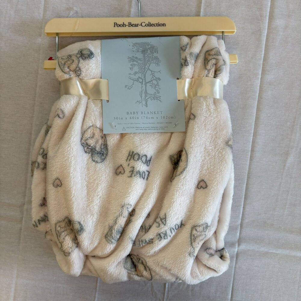 NEW Pooh Bear Collection 30"x40" Baby Blanket Winnie The Pooh Honey Love Heart - Picture 2 of 2